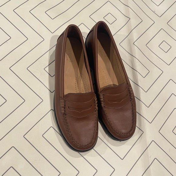 New G.H. Bass Kathleen Weejun Loafers - Picture 2 of 12